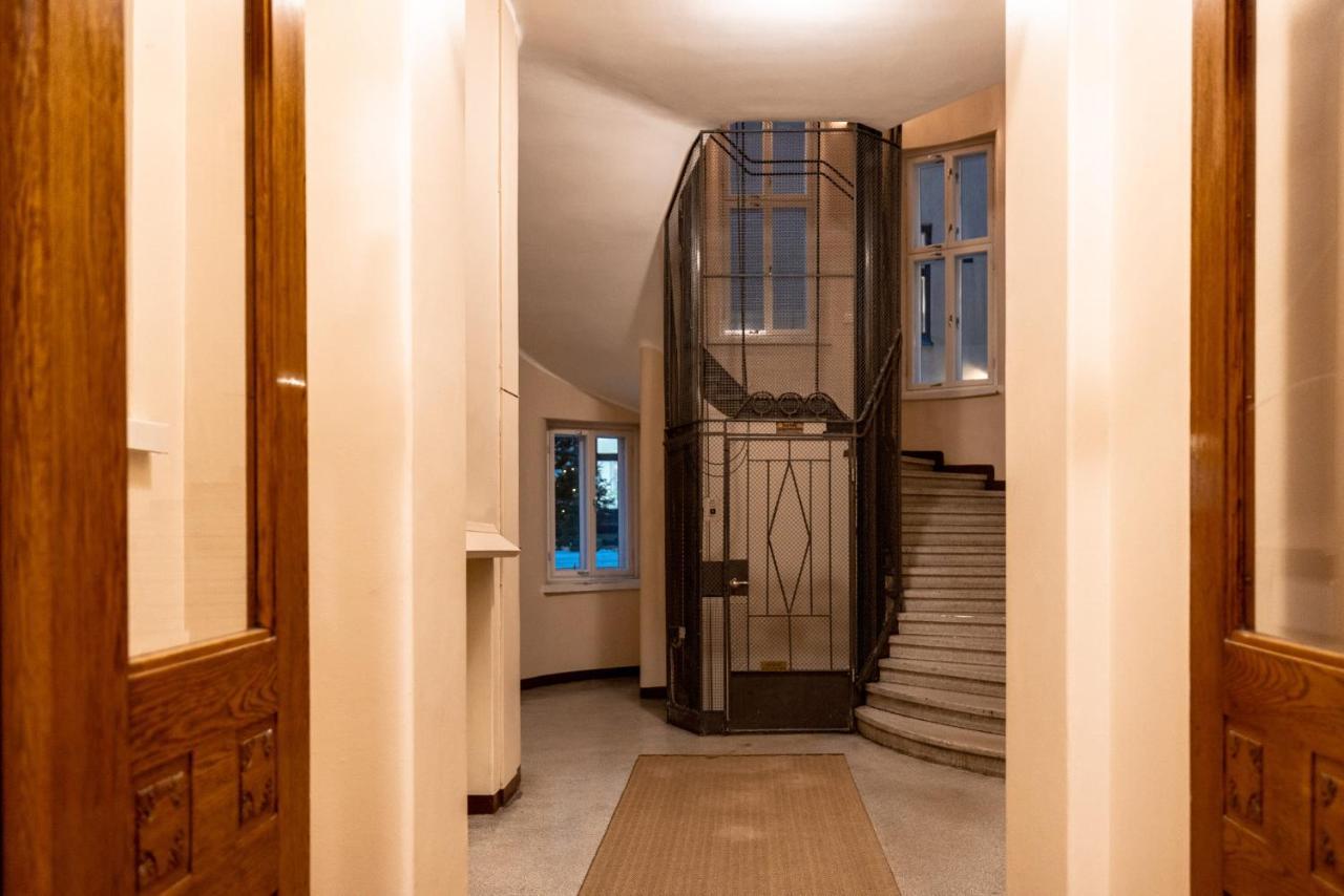 2Ndhomes Cozy & Compact Top Floor Studio In Erottaja Helsinki Luaran gambar